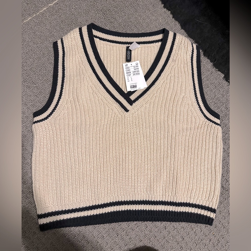 H&M Sweater Vest NWT